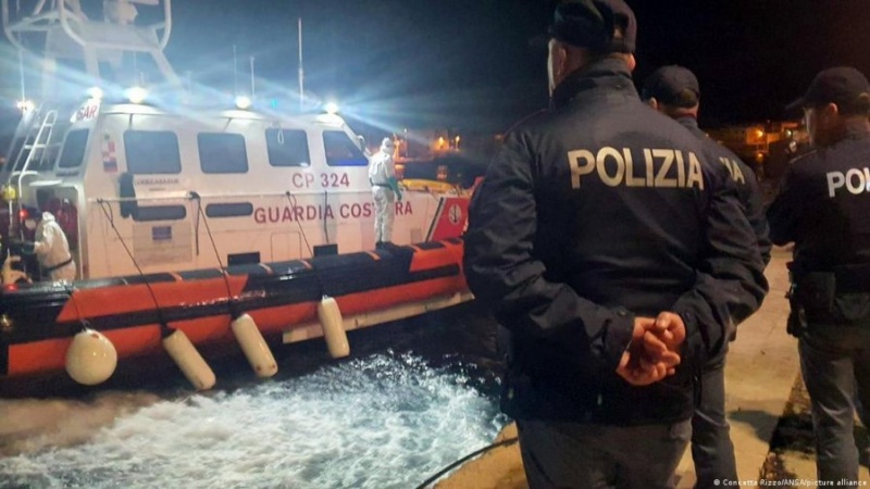 Italia shpall gjendjen e jashtëzakonshme prej fluksit të refugjatëve 