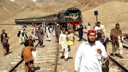 مچھ سے لاہور جانے والی ٹرین آئی ای ڈی دھماکے سے بال بال بچ گئی