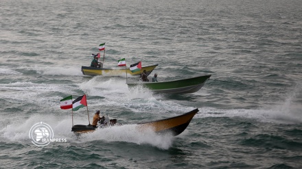 یوم قدس کی آمد پر ایرانی سمندر میں بھی ہلچل (ویڈیو+تصاویر)