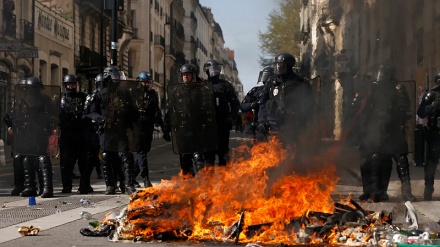 فرانس مظاہروں کی لپیٹ میں اور پولیس کی بربریت عروج پر