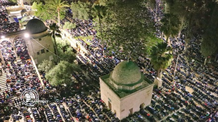 مسجد الاقصیٰ میں دعا و مناجات کا روح پرور اجتماع، 3 لاکھ فلسطینی سر بسجود (ویڈیو)