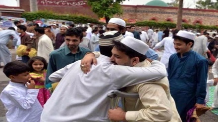 پاکستان میں عیدالفطرمذہبی جوش و جذبے کے ساتھ منائی جا رہی ہے