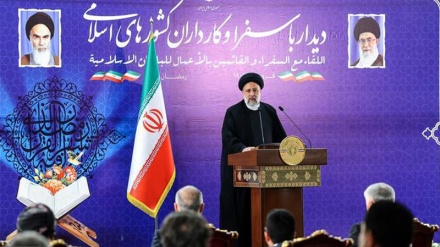 دہشتگردی کے خلاف جنگ کے ہیروز کو دہشتگرد امریکہ نے شہید کیا: ایرانی صدر