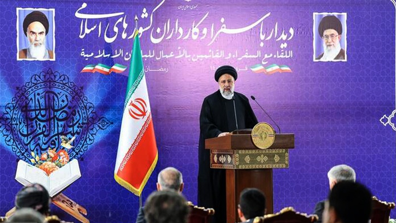 دہشتگردی کے خلاف جنگ کے ہیروز کو دہشتگرد امریکہ نے شہید کیا: ایرانی صدر