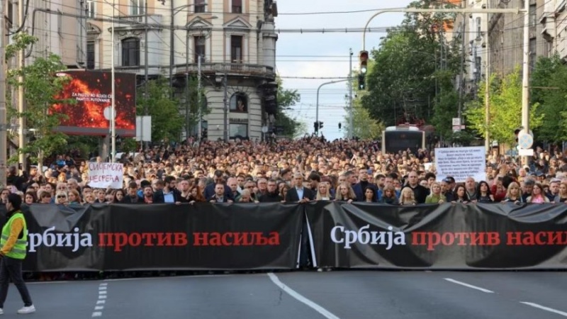 Mijëra në protestë kundër dhunës në Serbi pas dy masakrave javën e kaluar 