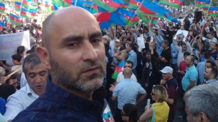 Rövşən Əliyev! Sən azadsan! Səni həbs edən əllər bil ki, məhbusu!