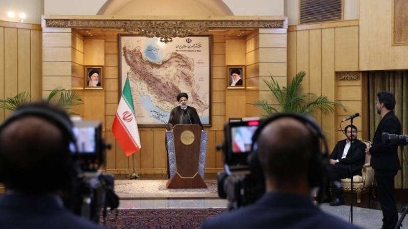  Presidenti iranian kthehet nga udhëtimi dyditor në Siri
