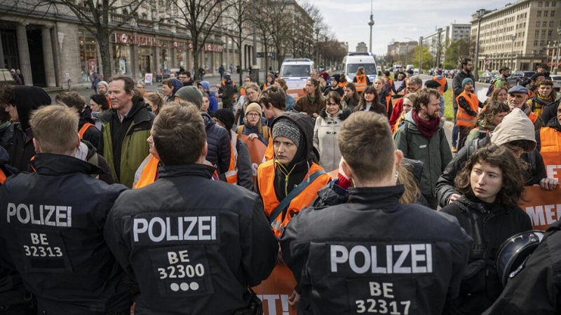 جرمنی میں مزدوروں کے عالمی دن کے موقع پر احتجاج اور تشدد