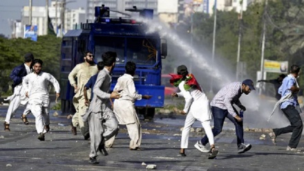 عمران خان کی گرفتاری پر امریکہ، برطانیہ اور کینیڈا کی اپنے شہریوں سے محتاط رہنے کی ہدایت، برطانیہ اور امریکہ میں مظاہرے