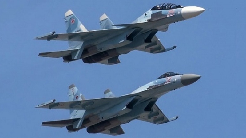 روسی جیٹ فائٹروں اور امریکی بمبار طیاروں کا آمنا سامنا   