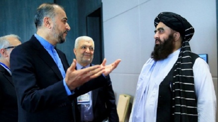 وزیرخارجه ایران: مسئله حقابه هیرمند باید از مسیر حقوقی حل شود 
