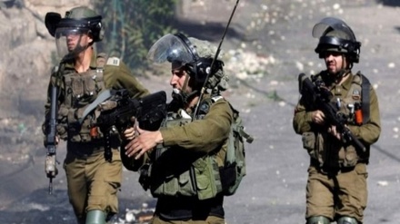 غرب اردن میں صیہونی فوجیوں کی وحشیانہ کارروائیاں، دو فلسطینی شہید  