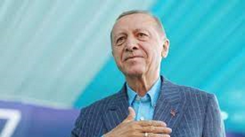  Erdogan shpall fitoren në balotazhin historik të zgjedhjeve turke