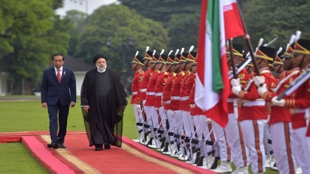 پێشوازیی فەرمیی سەرۆکی ئەندۆنیزیا لە سەرۆک کۆماری ئێران لە کۆشکی مێردێکا