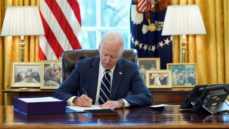  Biden u shet armë shumicës së autokracive të botës