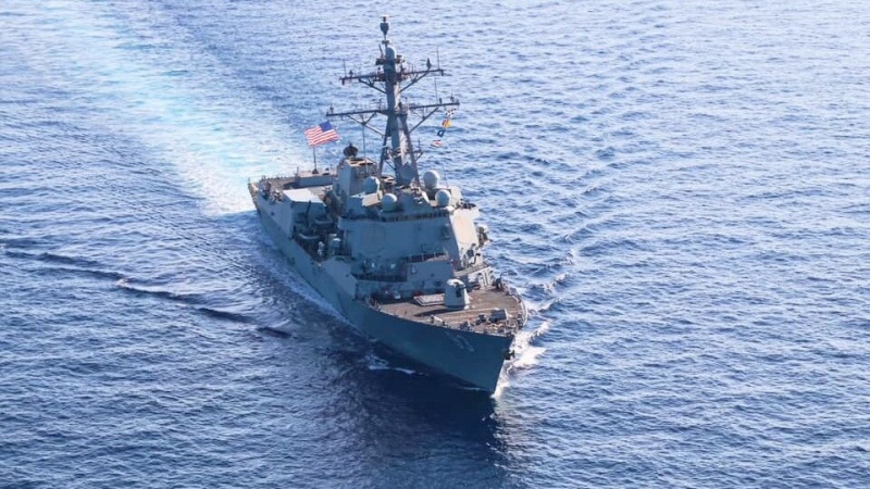 آبنائے تائیوان میں امریکہ اور چین کے بحری جنگی جہازوں کا آمنا سامنا