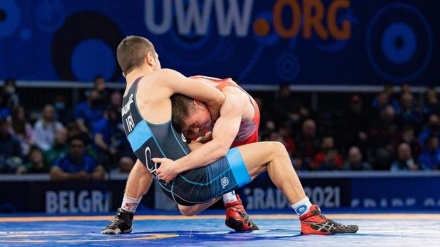 İranın yeniyetmə yunan-roma güləşçiləri Asiya çempionatında uğur qazanıblar