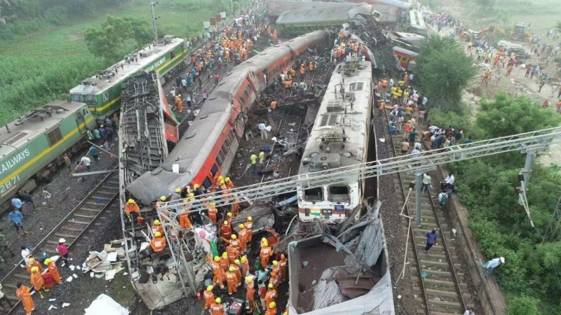 ہندوستان میں ٹرین حادثے میں مرنے والوں کی تعداد ڈھائی سو سے تجاوز، 3 روزہ سوگ کا اعلان