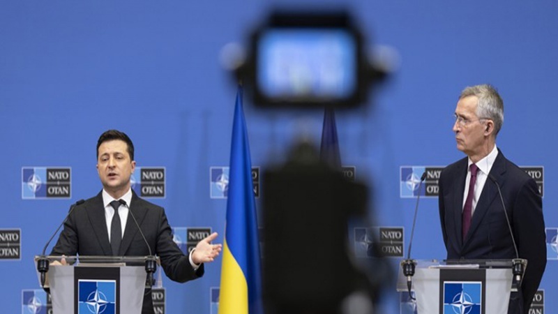  Zelensky: NATO duhet t’i bëjë “një ftesë të qartë” Ukrainës