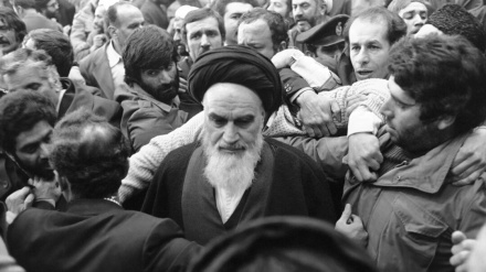 5 iyun İranda tarixi qiyamın ildönümüdür