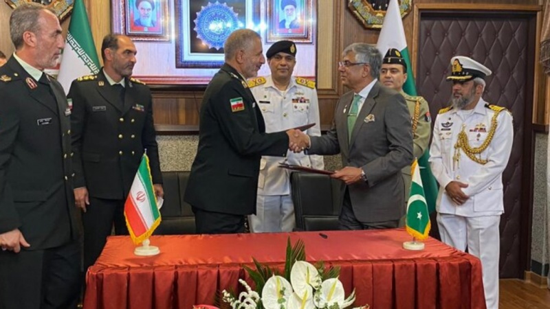 ایران اور پاکستان کے درمیان سرحدی سیکورٹی تعاون کے سمجھوتے پر دستخط