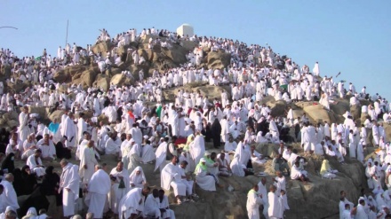 میدان عرفات میں رکن اعظم کی ادائیگی