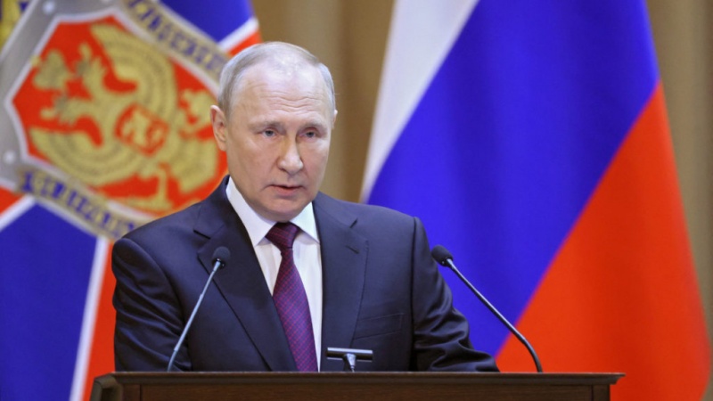 Putin Ukraynanın yaşayış məntəqələrinə hücumunu mənasız adlandırıb