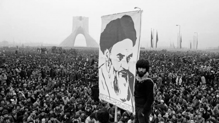 امام خمینی ( رح ) مکتب مزاحمت و استقامت کے بانی
