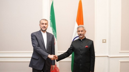 برکس پلس کی سائڈ لائن پر ایران اور ہندوستان کے وزرائے خارجہ کی ملاقات