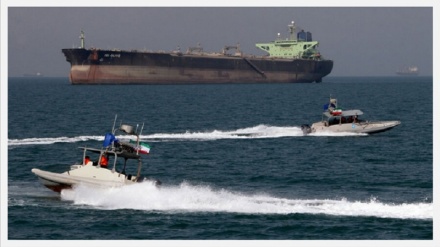 امریکہ کچھ نہ کر سکا، ایران نے ایک اور غیر قانونی بحری جہاز پکڑ لیا (ویڈیو)
