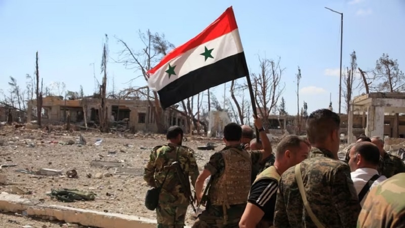 Navbera Artêşa Sûriyê û paşmayîyên DAIŞ'ê pevçûn derket