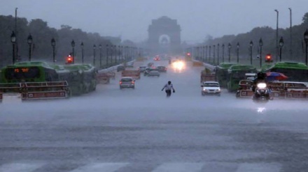دہلی میں موسلادھار بارش نے توڑا 20 سالہ ریکارڈ، یلو الرٹ جاری