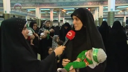 Tehranın İmam Xomeyni (r) müsəllasında Əli Əsgər (ə) mərasiminin yadı ilə südəmər körpələr günü keçirildi