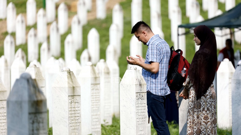 Danas u Potočarima dženaza i ukop posmrtnih ostataka 30 žrtava genocida u Srebrenici