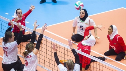 İranın qadın oturaq voleybol komandası özünə rəqib tanımadı