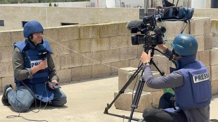 نامہ نگاروں کو جان بوجھ کر نشانہ بنانے کے خلاف فلسطین کا احتجاج (ویڈیو)