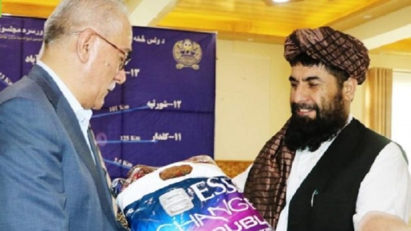 تقویت روابط تجاری محور گفتگوی والی طالبان در بلخ با نماینده ازبیکستان