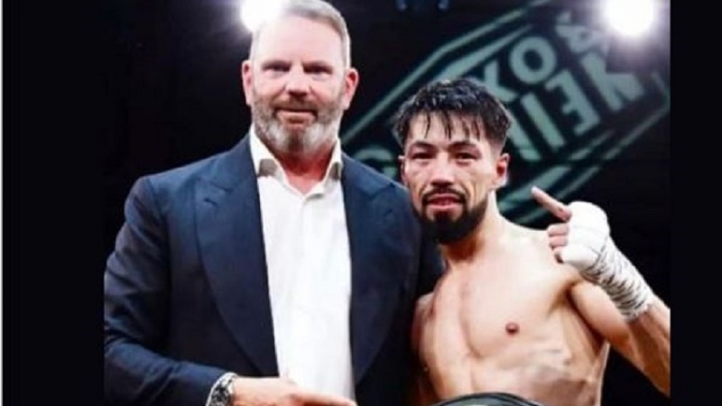 بوکسور افغانستانی کمربند سازمان بین المللی بوکس را بدست آورد 