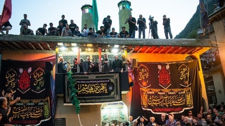 Ceremonija vezanja zastave u gradiću Masule povodom oplakivanja u mjesecu muharremu.