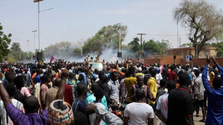 Niger: Vlasti obustavile isporuku struje i vode francuskoj ambasadi