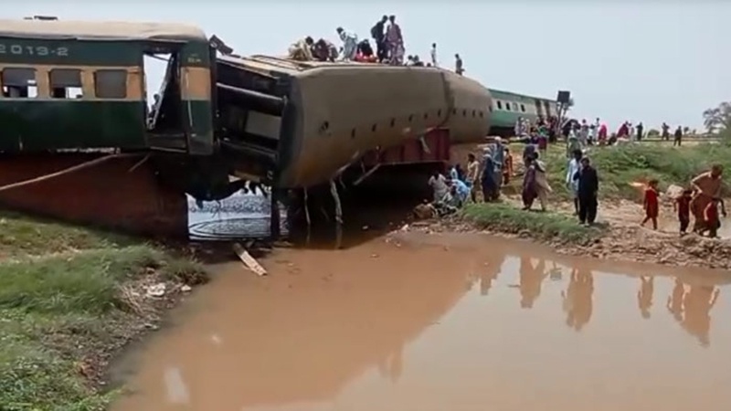 پاکستان: ہزارہ ایکسپریس کے حادثے میں 37 افراد جاں بحق، 70 سے زائد زخمی