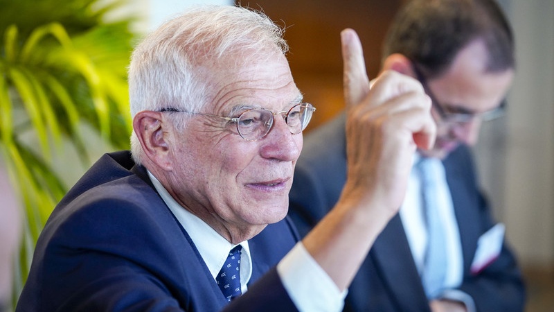 Jozep Borrelldən blef