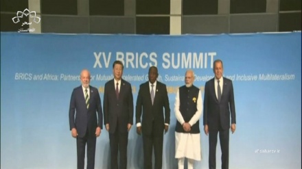 پانزدهمین اجلاس سران بریکس با حضور سران دهها کشور در افریقای جنوبی در حال برگزاری است.