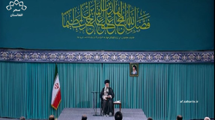 تأکید مقام معظم رهبری بر عمل نمودن به سیره شهدا 