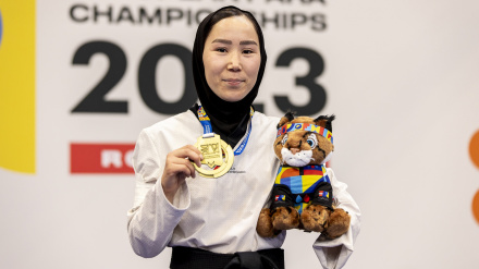 يوې افغانې نجلۍ د اروپا د پارا تکواندو سياليو کې د طلا مډال ګټلی