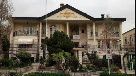 تهران کې د افغانستان سفارت سفیر: د ايران د بهرنيو چارو وزارت د پاسپورټ د برخې له رئيس سره ليدلي