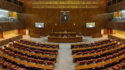 په پاکستان کې د ولسمشر له لاسلیک پرته د دوه لایحو تصویبېدل