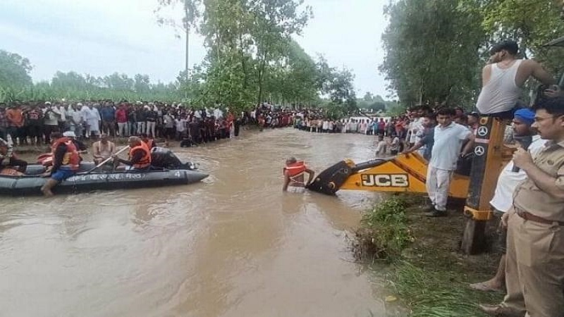 ہندوستان: سہارنپور میں ٹریکٹر ٹرالی نالے میں گری، 9 افراد ہلاک