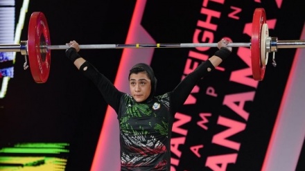 İki iranlı qadın ağır atletika üzrə Asiya çempionatında 4 medal qazanıb