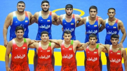 İranın gənclərdən ibarət yunan-roma güləşi komandası dünya çempionu olub